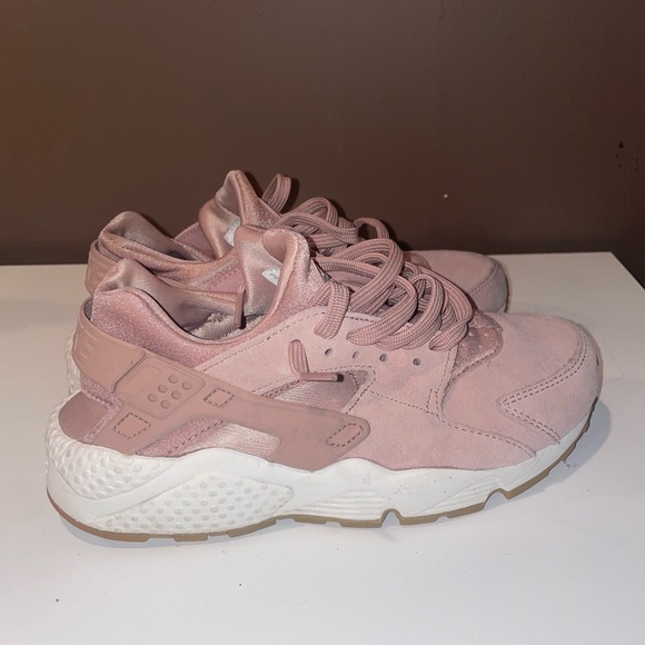 blush suede nike huarache - Picture 1 of 5